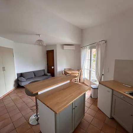 Clos Des Cassis - * Villeneuve (Alpes-de-Haute-Provence)